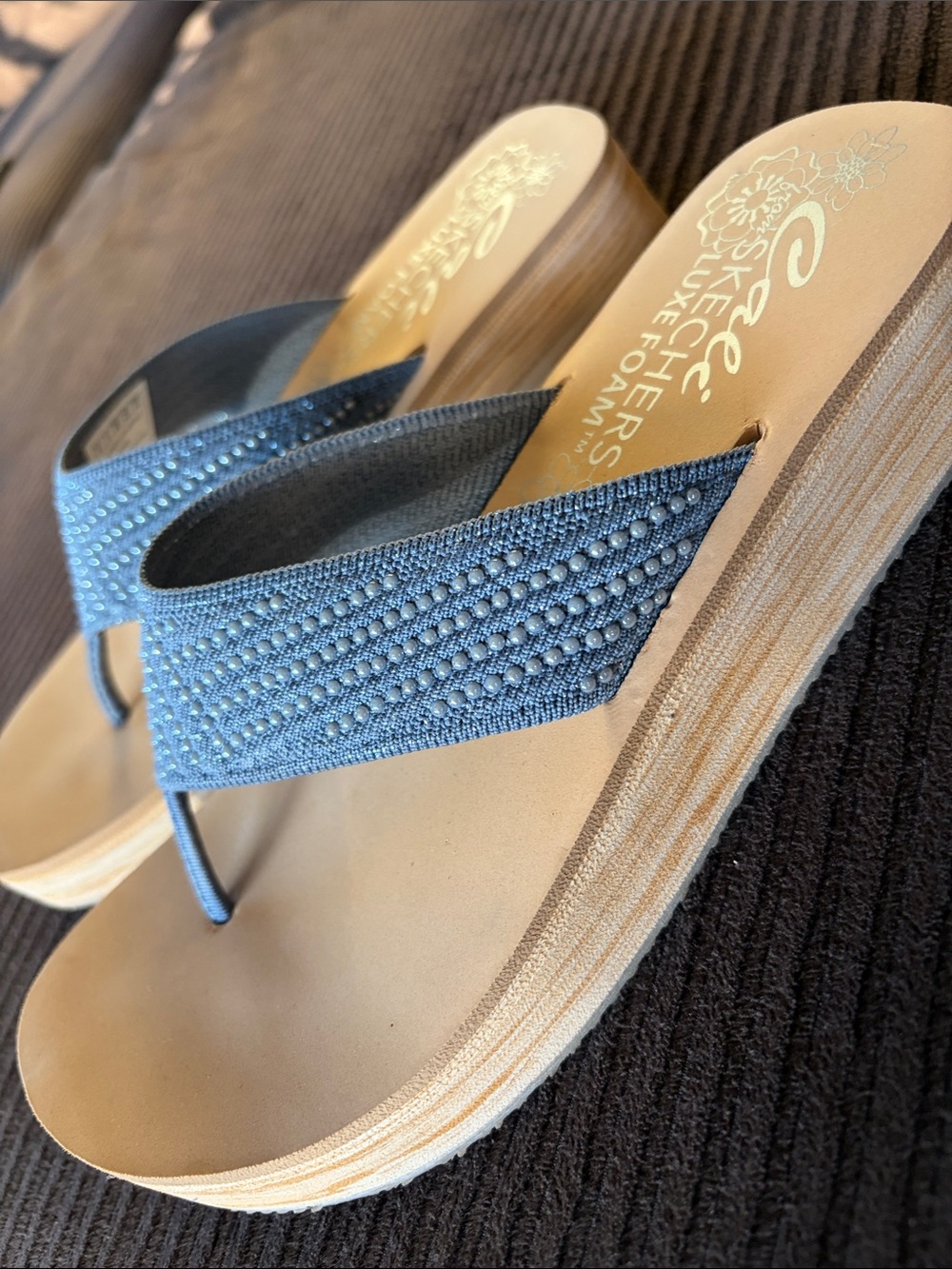Cali from Skechers Luxe Foam Flip Flop Sandals Slate Blue Textile Beads size 8